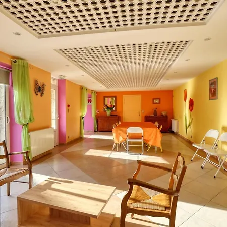 Сasa de vacaciones Maison Spacieuse Avec Jardin Pres De Le Bouffay *