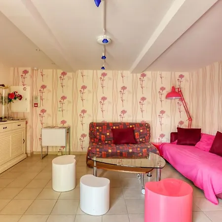 Maison Spacieuse Avec Jardin Pres De Le Bouffay