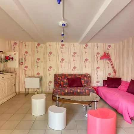 Maison Spacieuse Avec Jardin Pres De Le Bouffay *