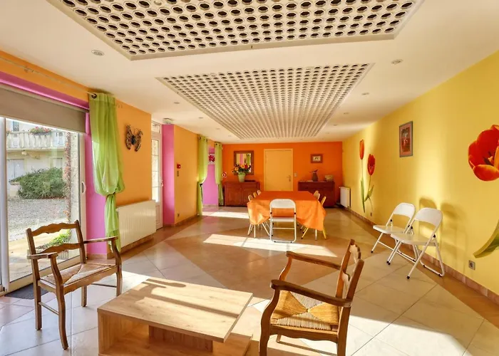 Nyaraló Maison Spacieuse Avec Jardin Pres De Le Bouffay *